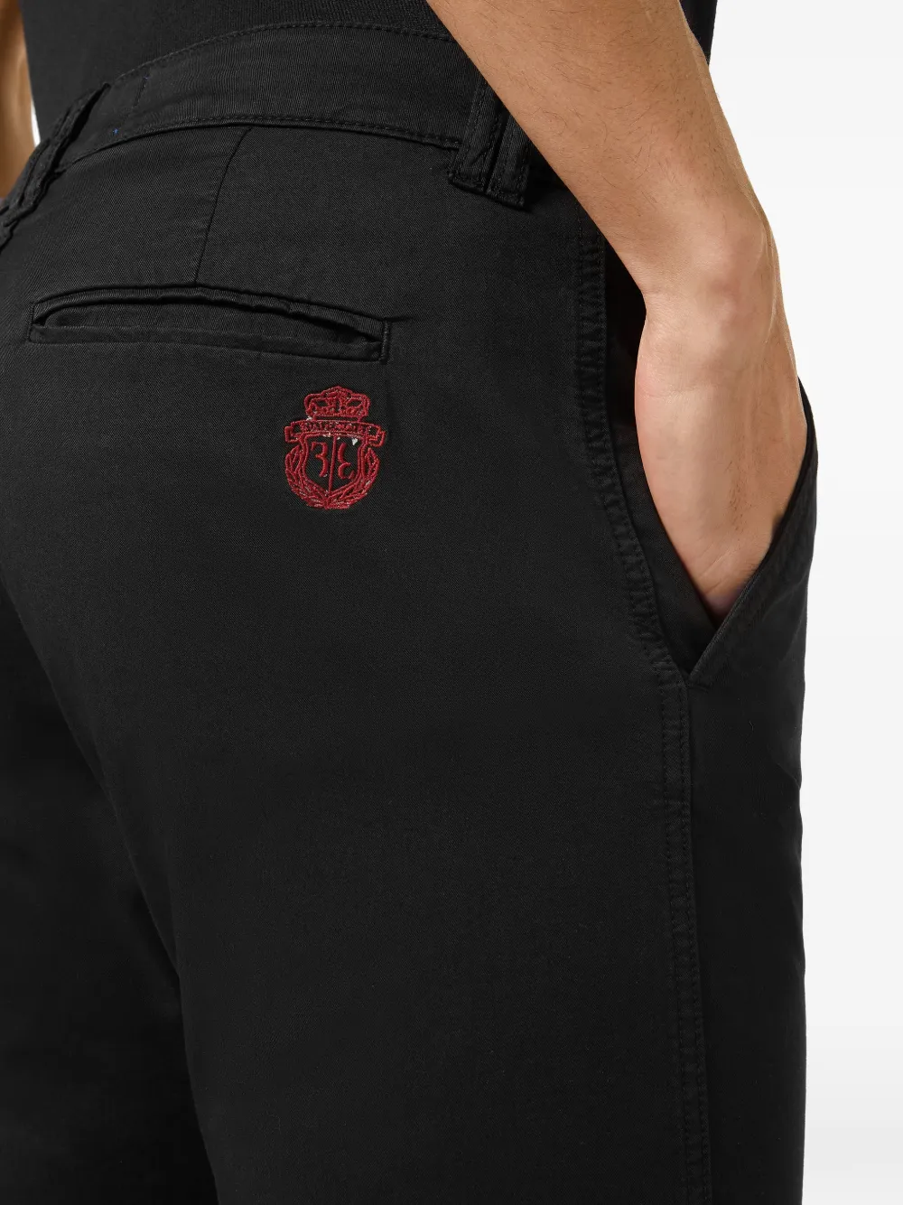 Billionaire Chino met borduurwerk Zwart