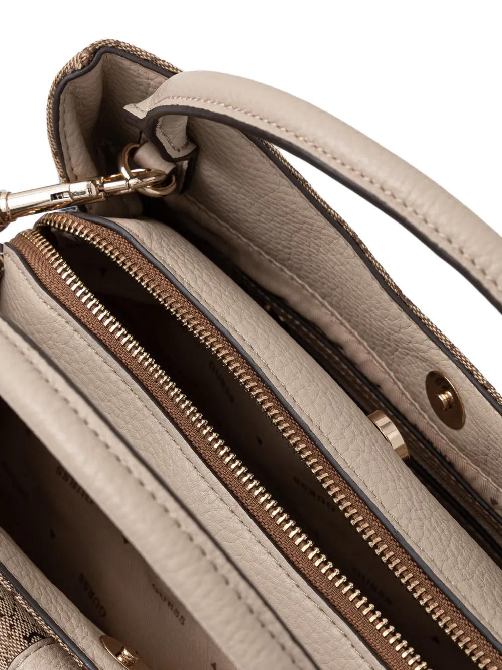 GUESS USA Schoudertas met monogramprint en logoplakkaat Beige