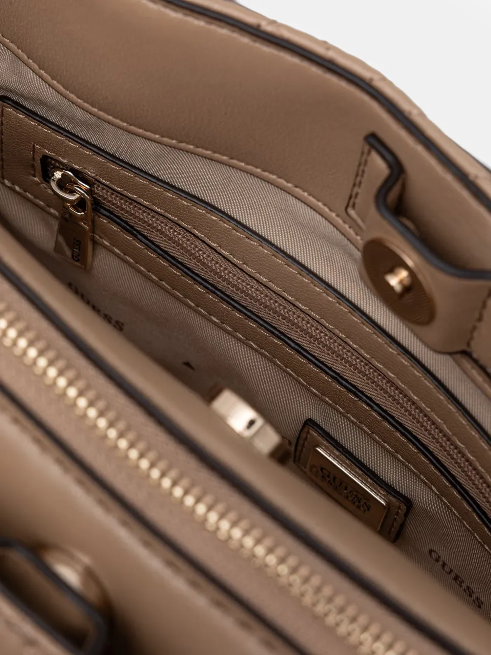 GUESS USA Sally gewatteerde shopper met logobedel Beige
