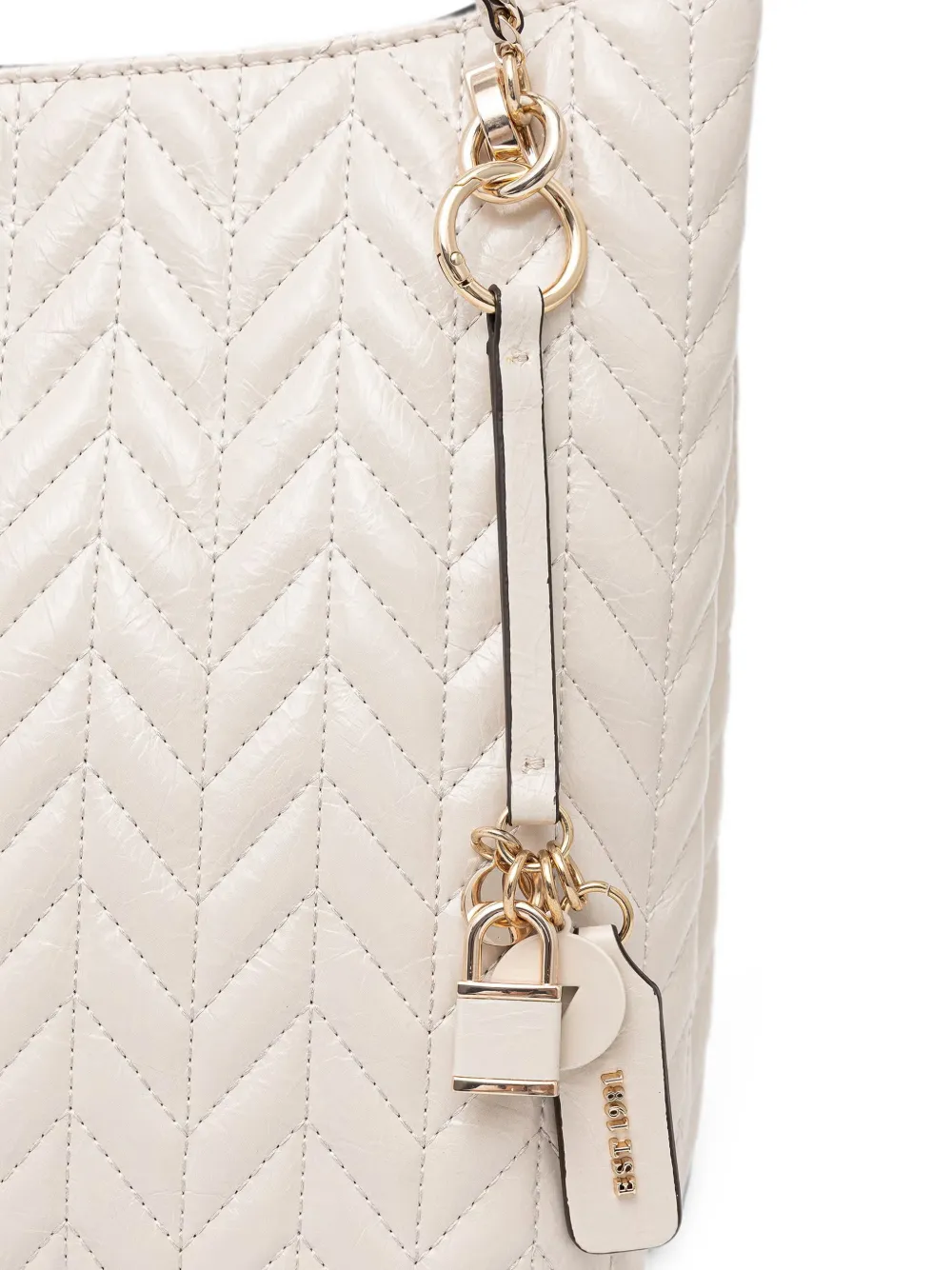 GUESS USA Cheryl gewatteerde shopper met hangslotdetail en chevron-streep Beige