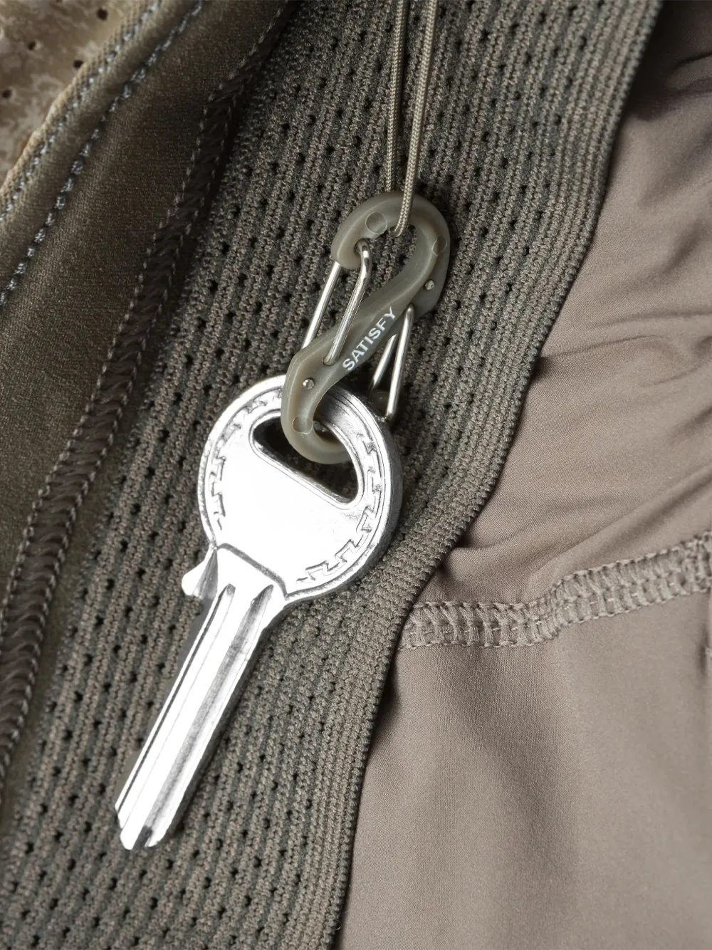 Satisfy Space-O™ 5-inch shorts met trekkoord en geperforeerde details Bruin