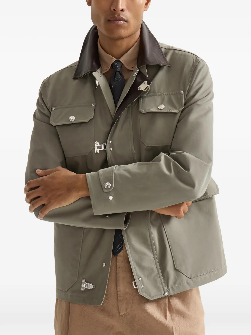 Brunello Cucinelli Waterbestendig techno katoenen gabardine jack met leren inzetstukken en haaksluiting Groen