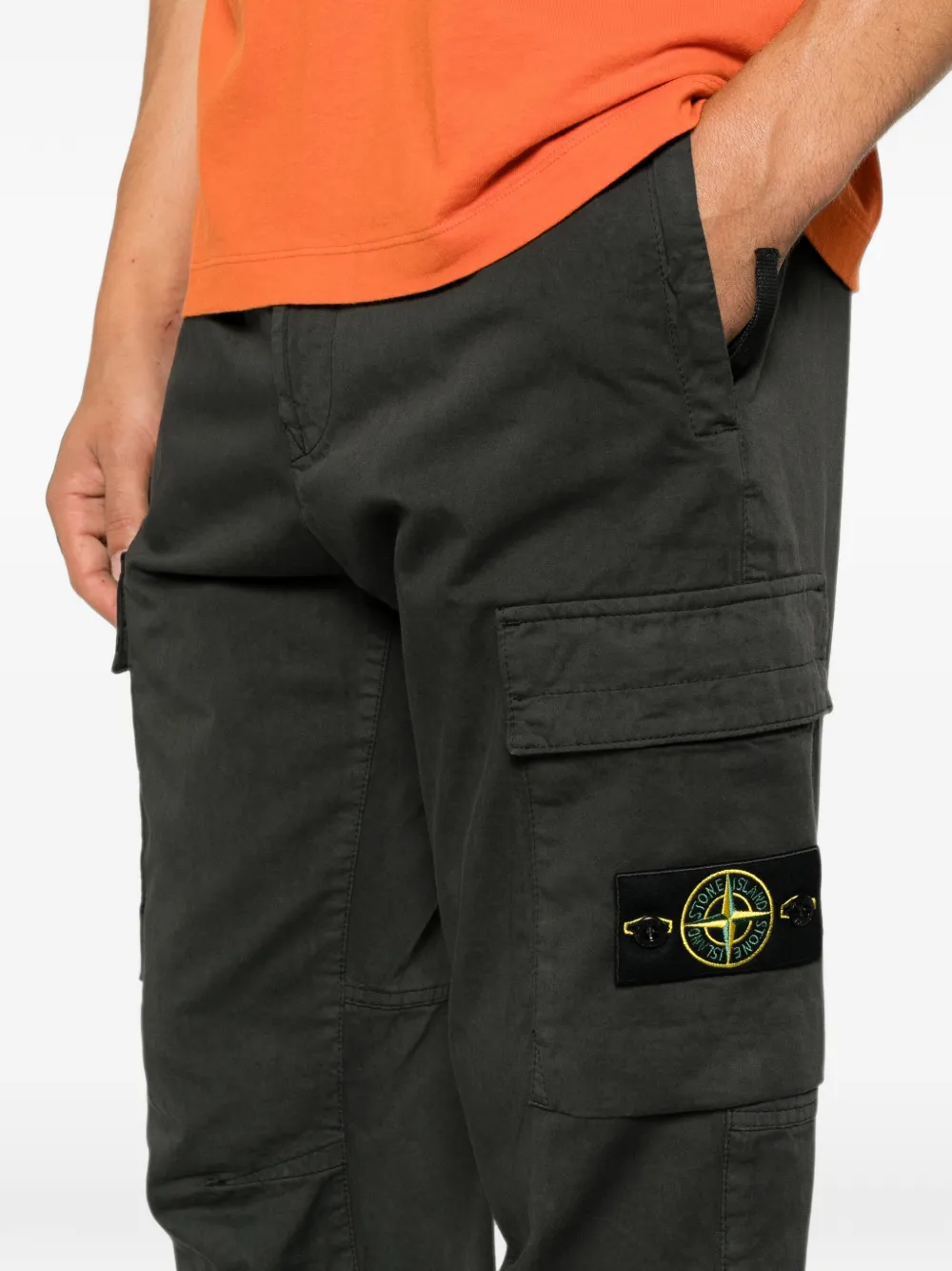 Stone Island Cargo broek met logopatch Grijs