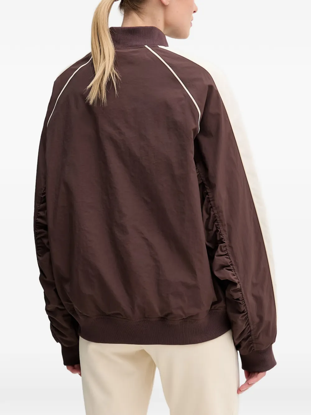 PUMA T7 jack met geborduurd logo en vlakken Bruin