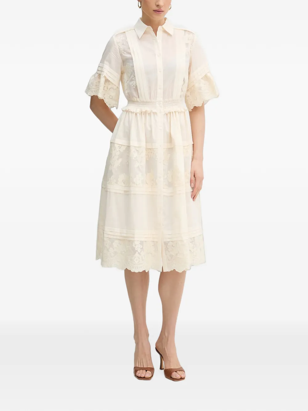 Silvian Heach robe mi-longue plissée à empiècement en dentelle - Jaune Silvian Heach robe mi-longue plissée à empiècement en dentelle - Jaune