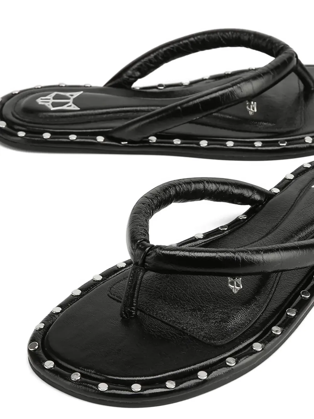 NAKED WOLFE Grenada gewatteerde teenslippers met studs Zwart