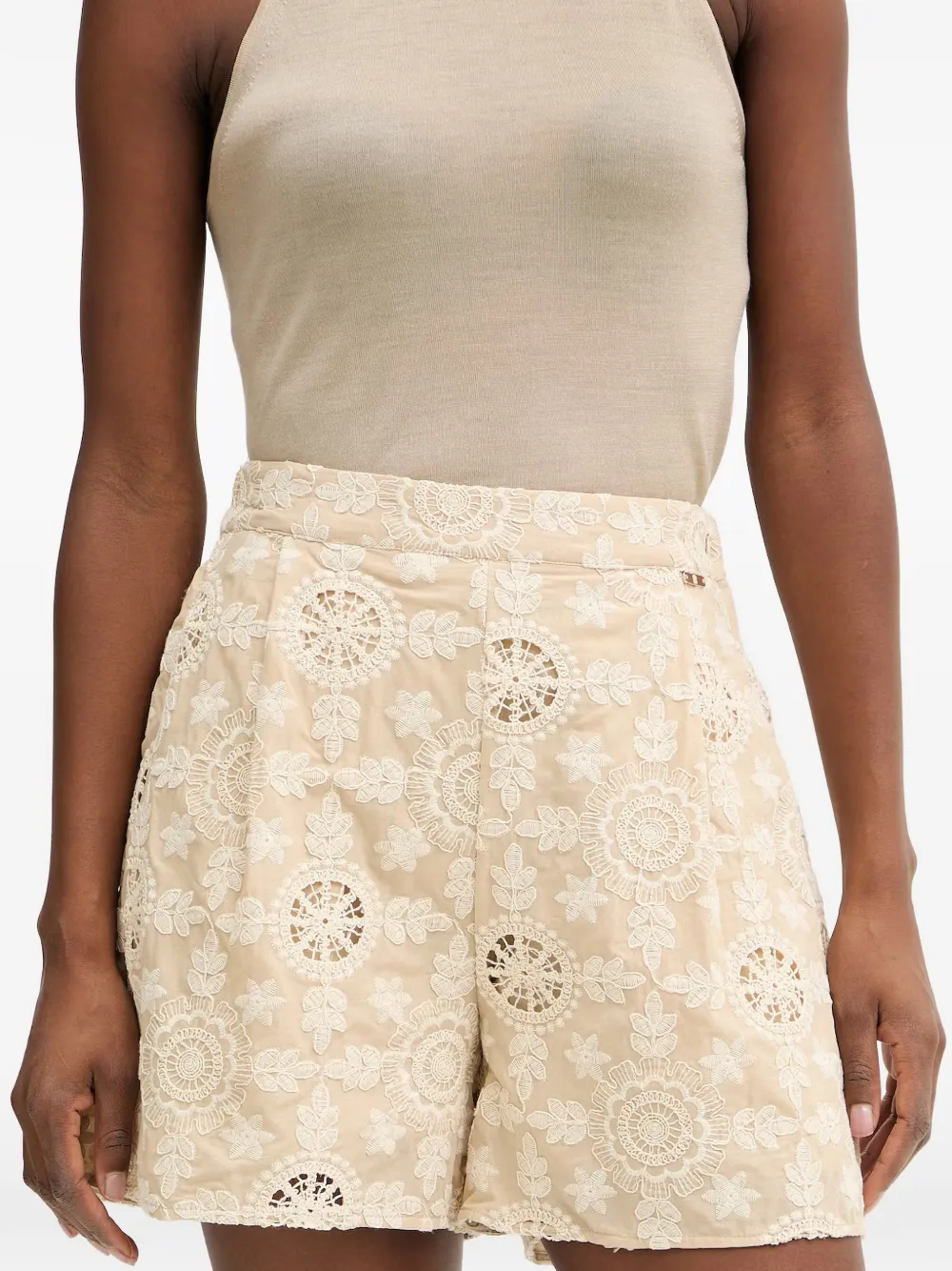 FRACOMINA Broderie anglaise shorts met plooien Beige