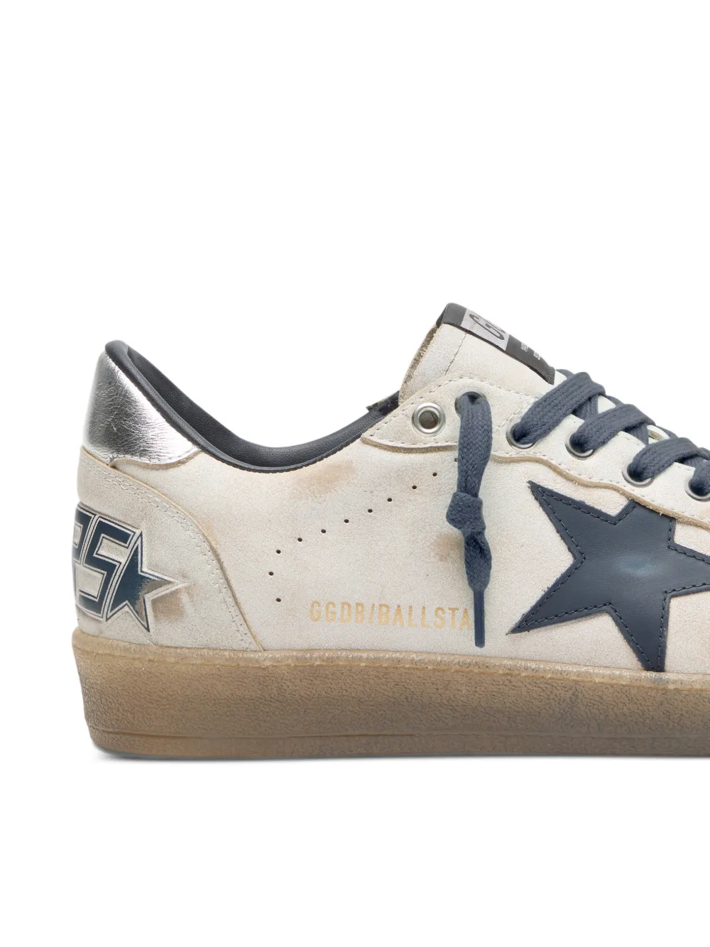 Golden Goose Ball Star in wit leer met donkerblauwe leren ster en zilveren gelamineerde leren hiellussen