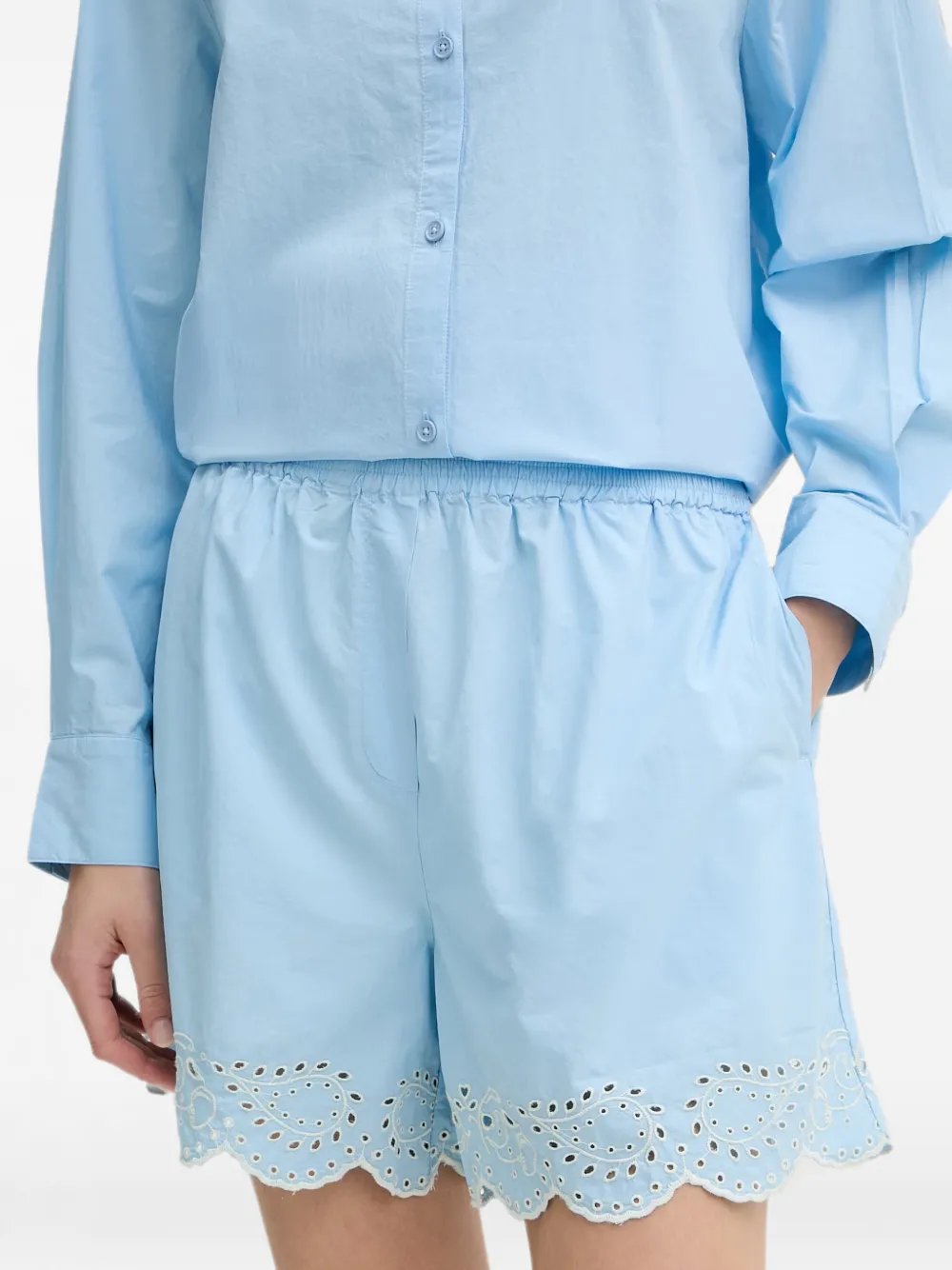 Stine Goya Broderie anglaise shorts met gewelfde afwerking Blauw