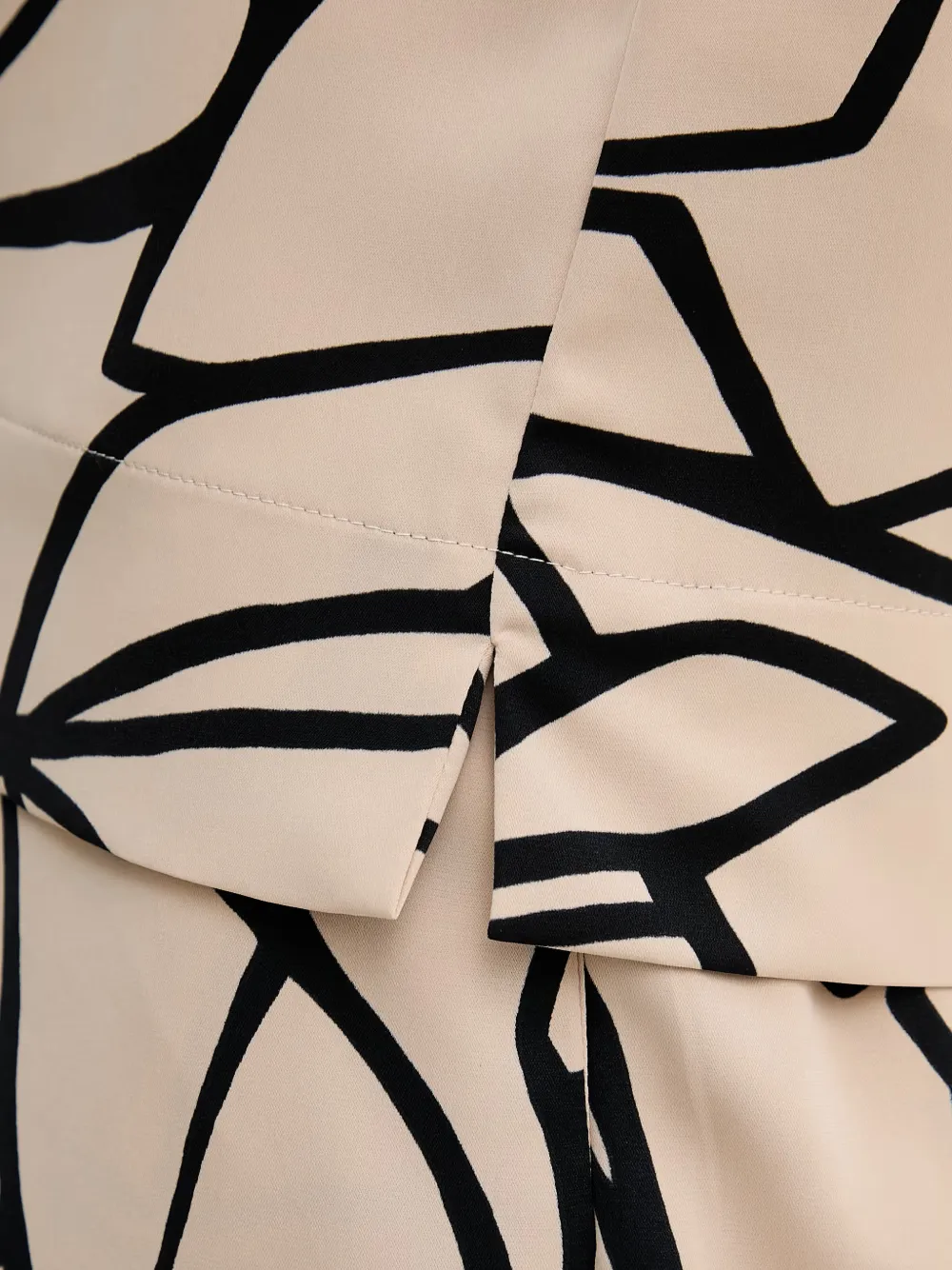 Joseph Ribkoff Top met abstracte print en kapmouwen Beige