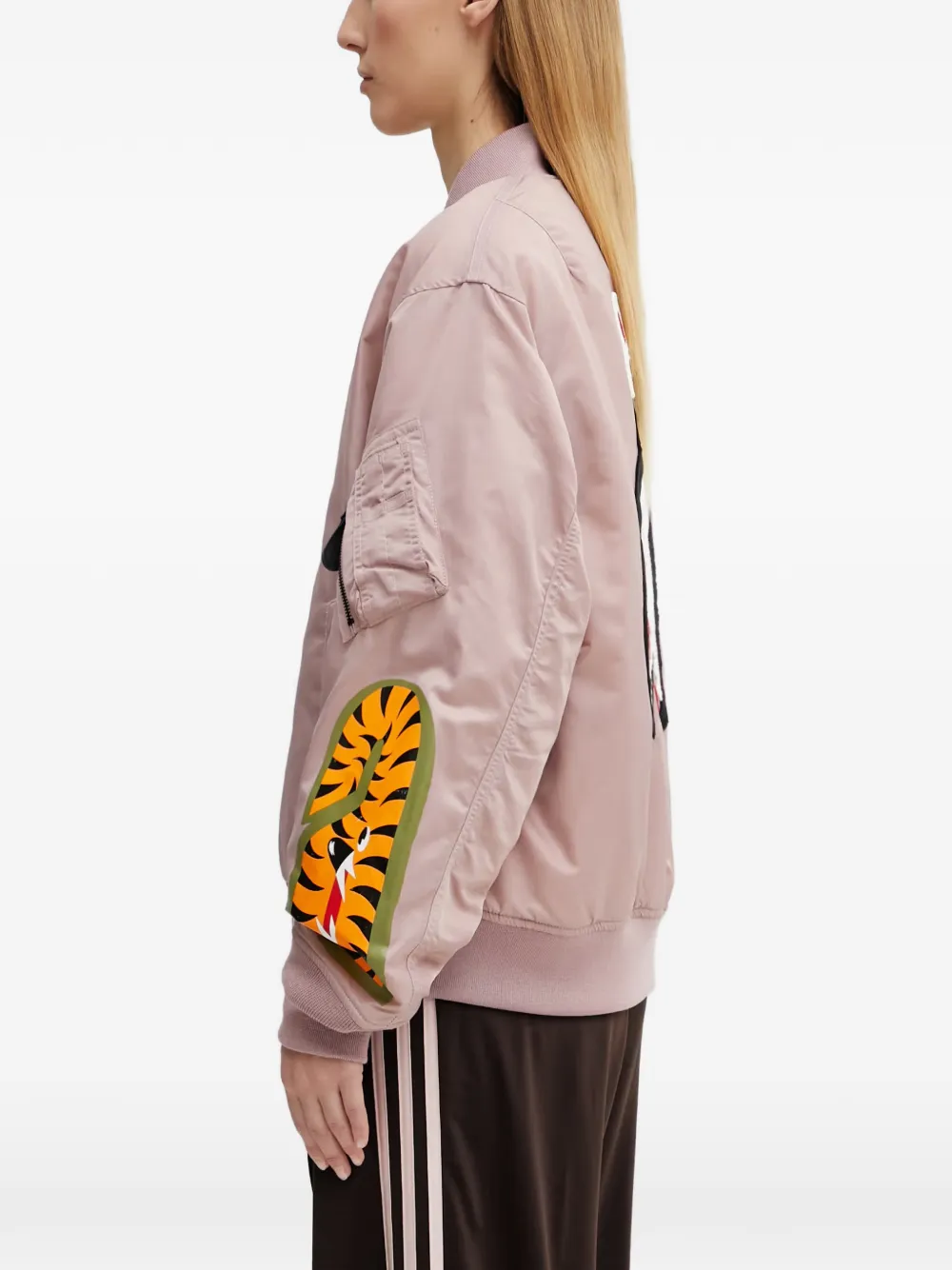 A BATHING APE Bomberjack met haaienpatch Roze