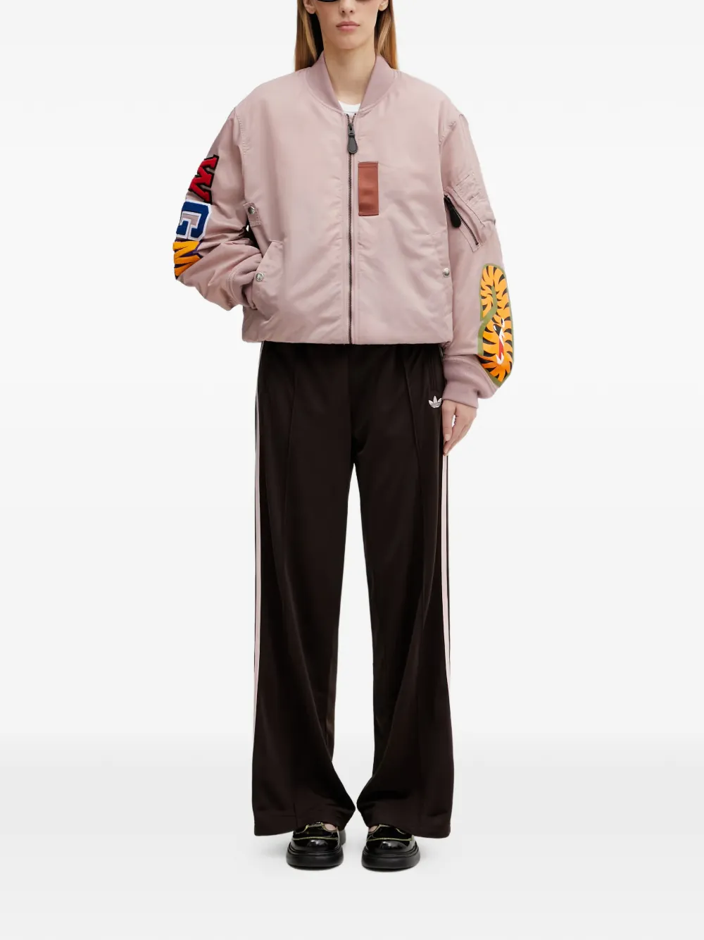 A BATHING APE Bomberjack met haaienpatch Roze