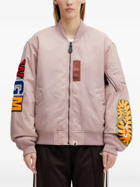 A BATHING APE® chamarra bomber con parche de tiburón