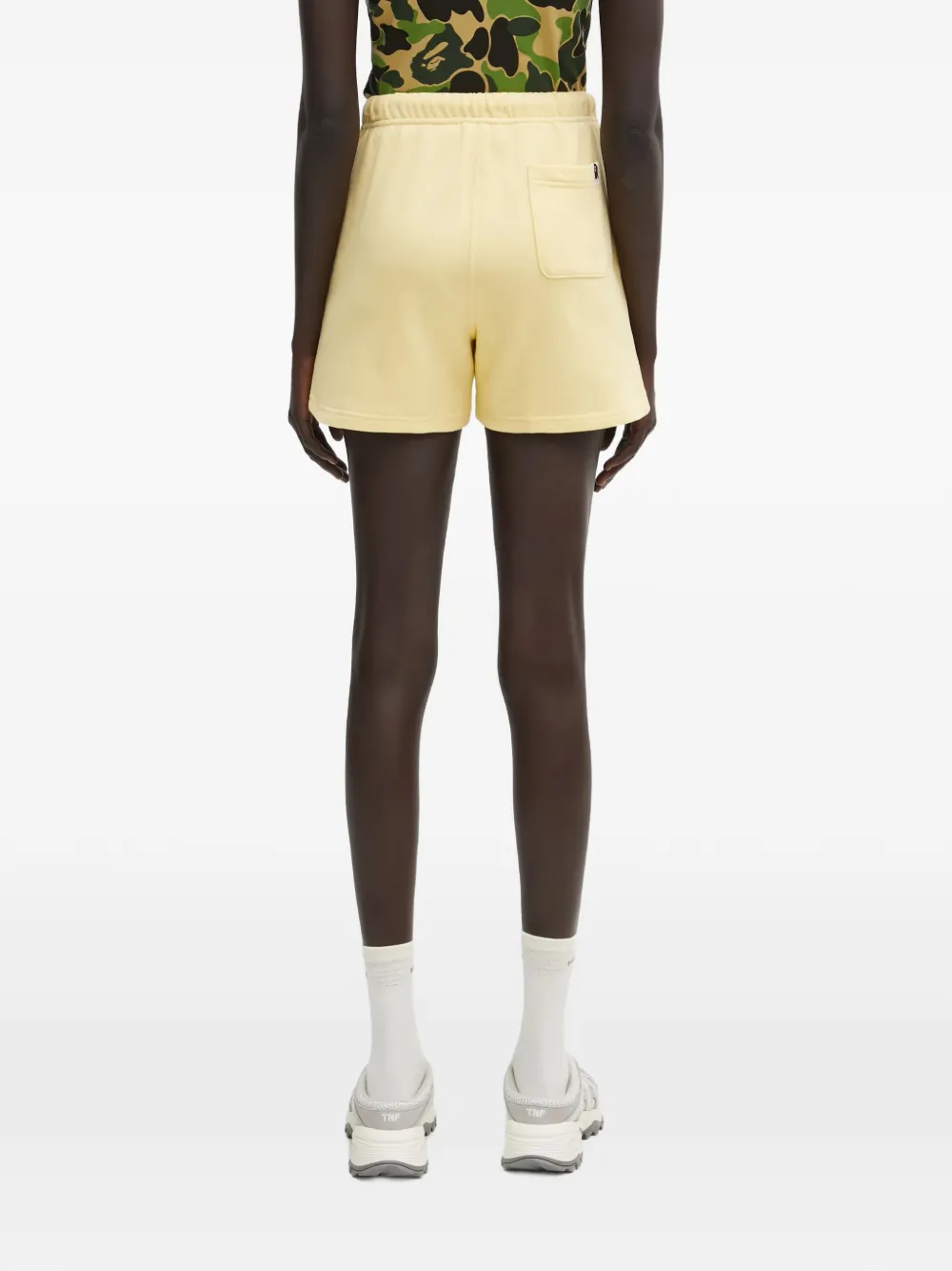 A BATHING APE Shorts met logoprint Geel