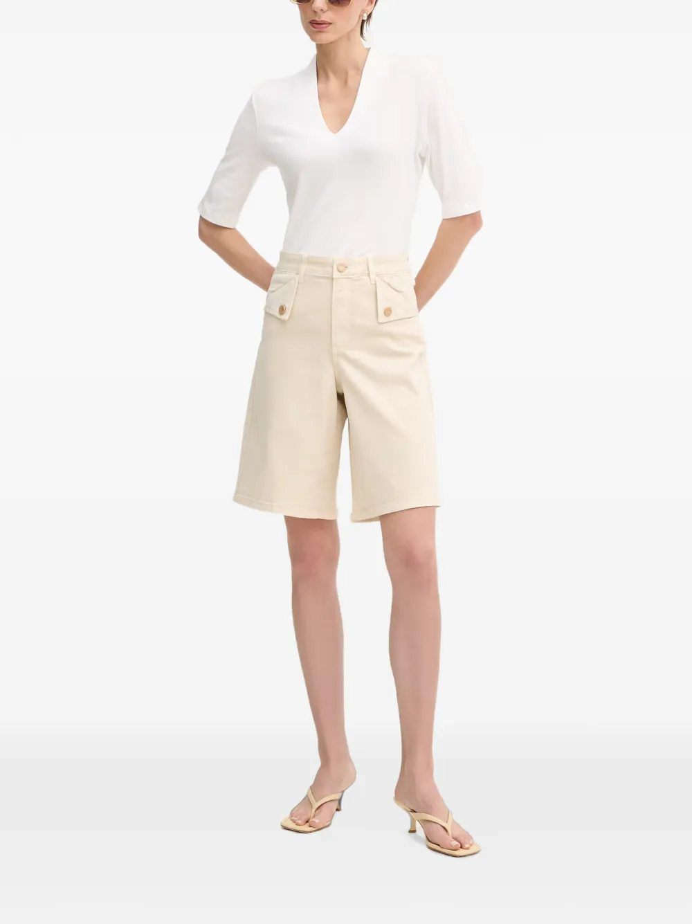Joseph Ribkoff Shorts met opgestikte zak en knoopdetail Beige