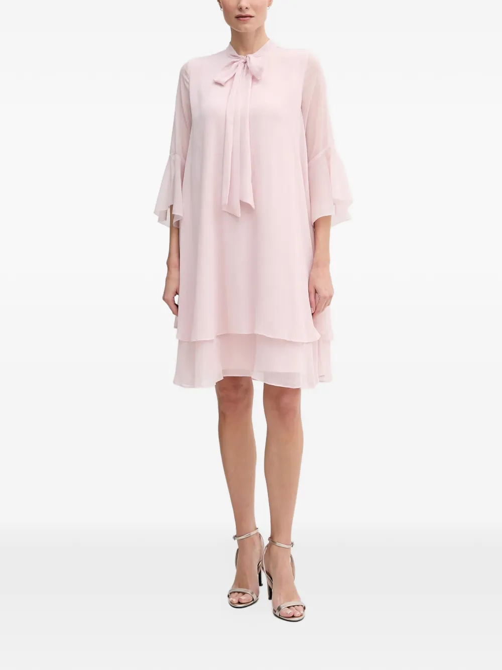 Joop! robe courte Denia à volants superposés et col à lavallière - Rose Joop! robe courte Denia à volants superposés et col à lavallière - Rose
