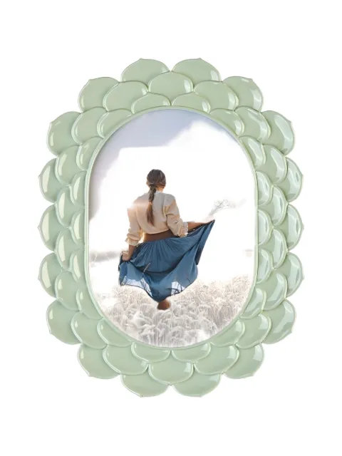 L'OCA NERA scalloped oval photo frame