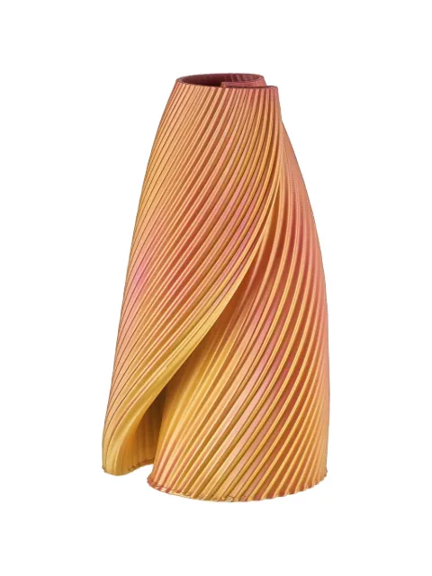 L'OCA NERA pleated twisted vase