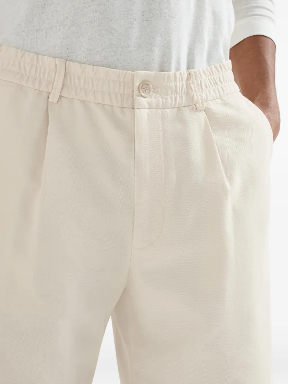 Brunello Cucinelli Bermuda shorts met elastische tailleband en gabardine Beige