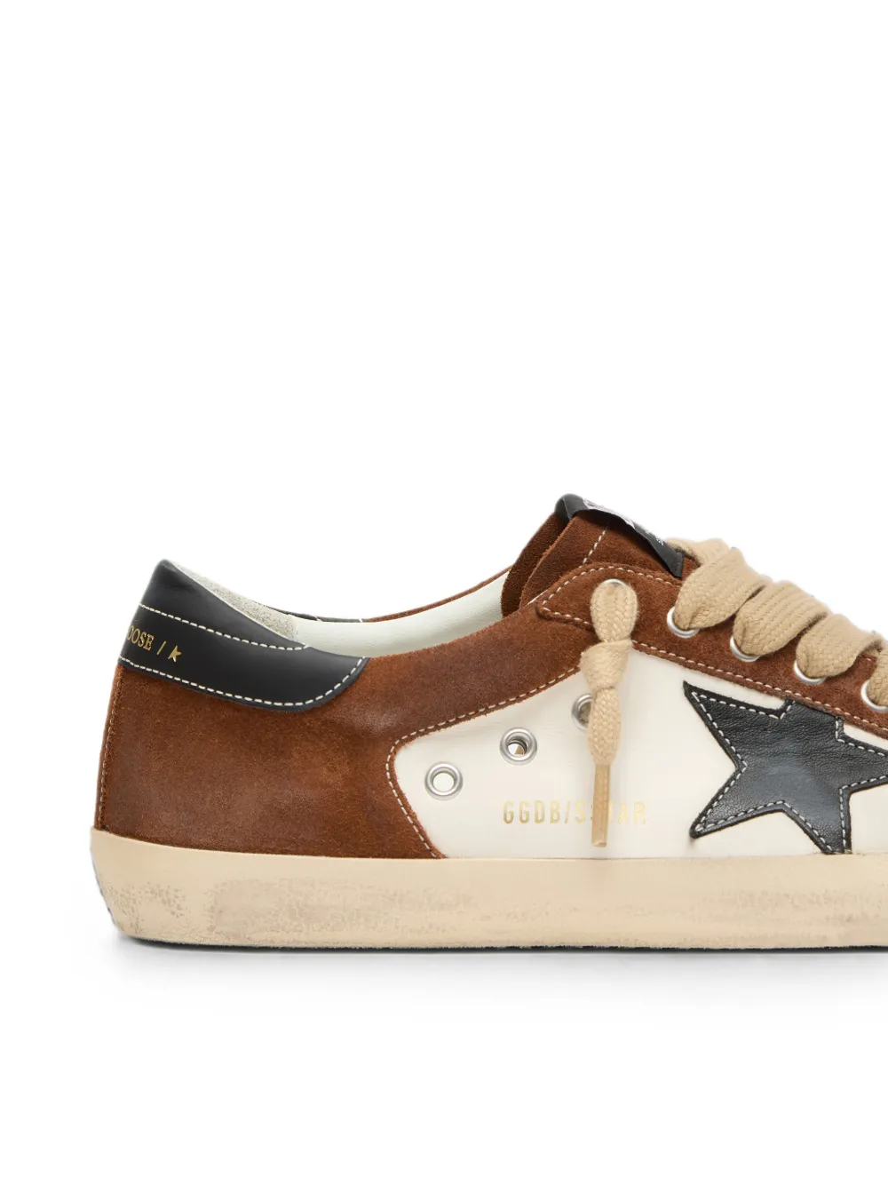 Golden Goose Super-Star in wit leer en bruin suède met zwarte leren ster