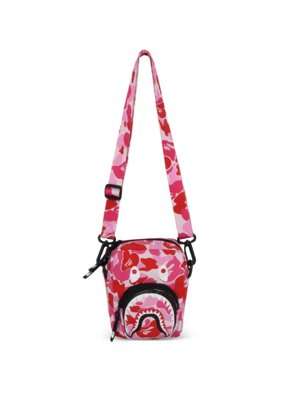 A BATHING APE® Shark カモフラージュ メッセンジャーバッグ | ピンク