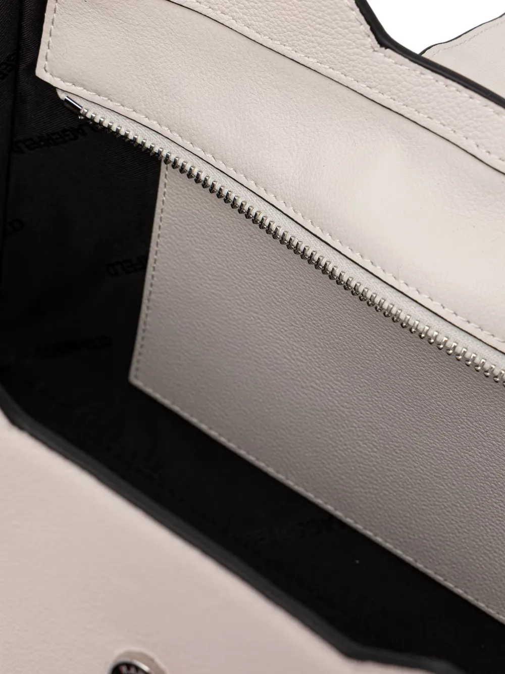 Karl Lagerfeld Shopper van bewerkt leer met logo-plakkaat Beige