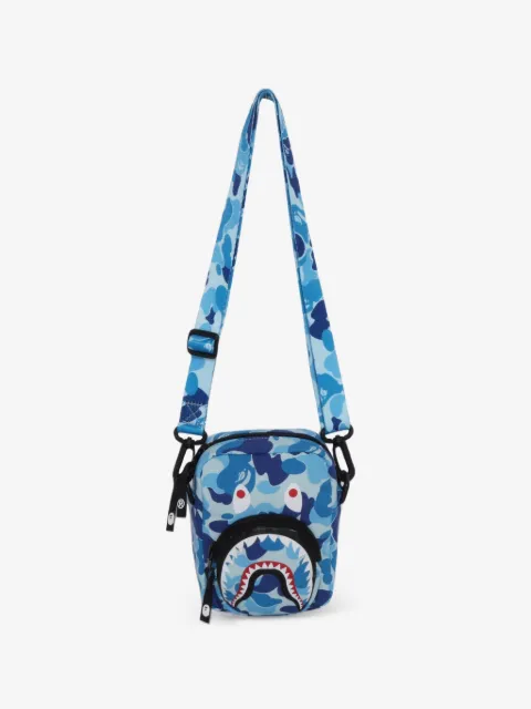 A BATHING APE® شنطة ماسنجر 'ABC كامو شارك'