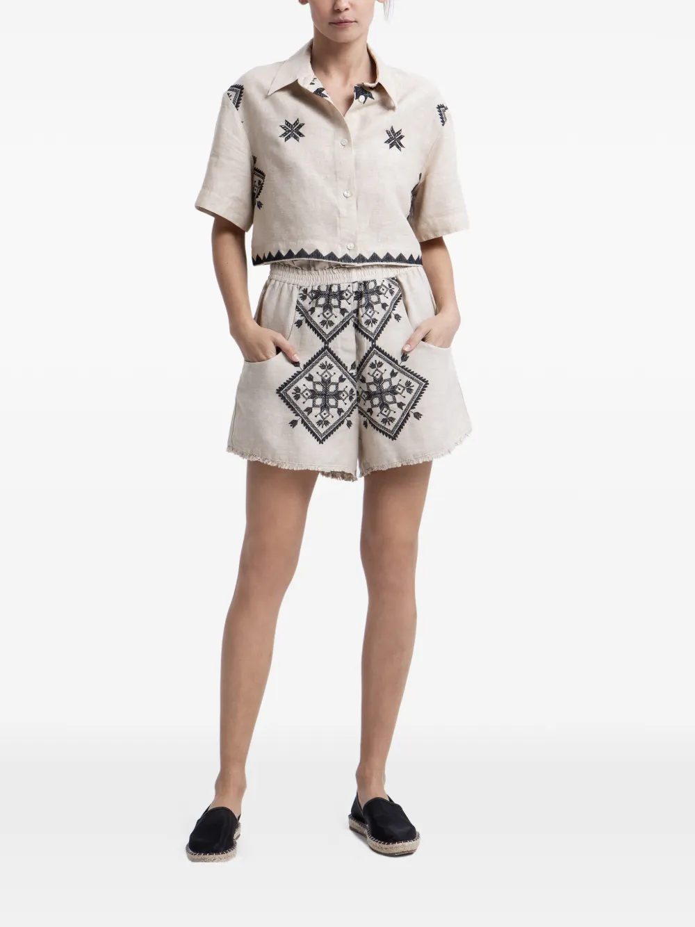 GREEK ARCHAIC KORI embroidered cropped shirt - Toni neutri