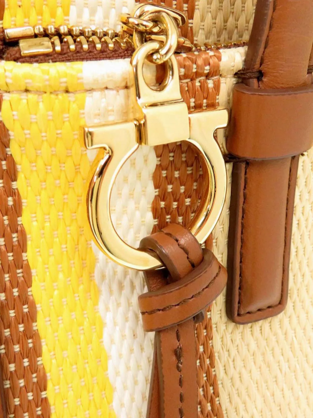  Ferragamo Pre-owned Sac Cabas Amy Format Moyen En Toile à Rayures Et Cuir (2000-2010) - Tons Neutres 