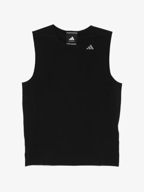 adidas camiseta con logo estampado en colaboración con Entire Studios
