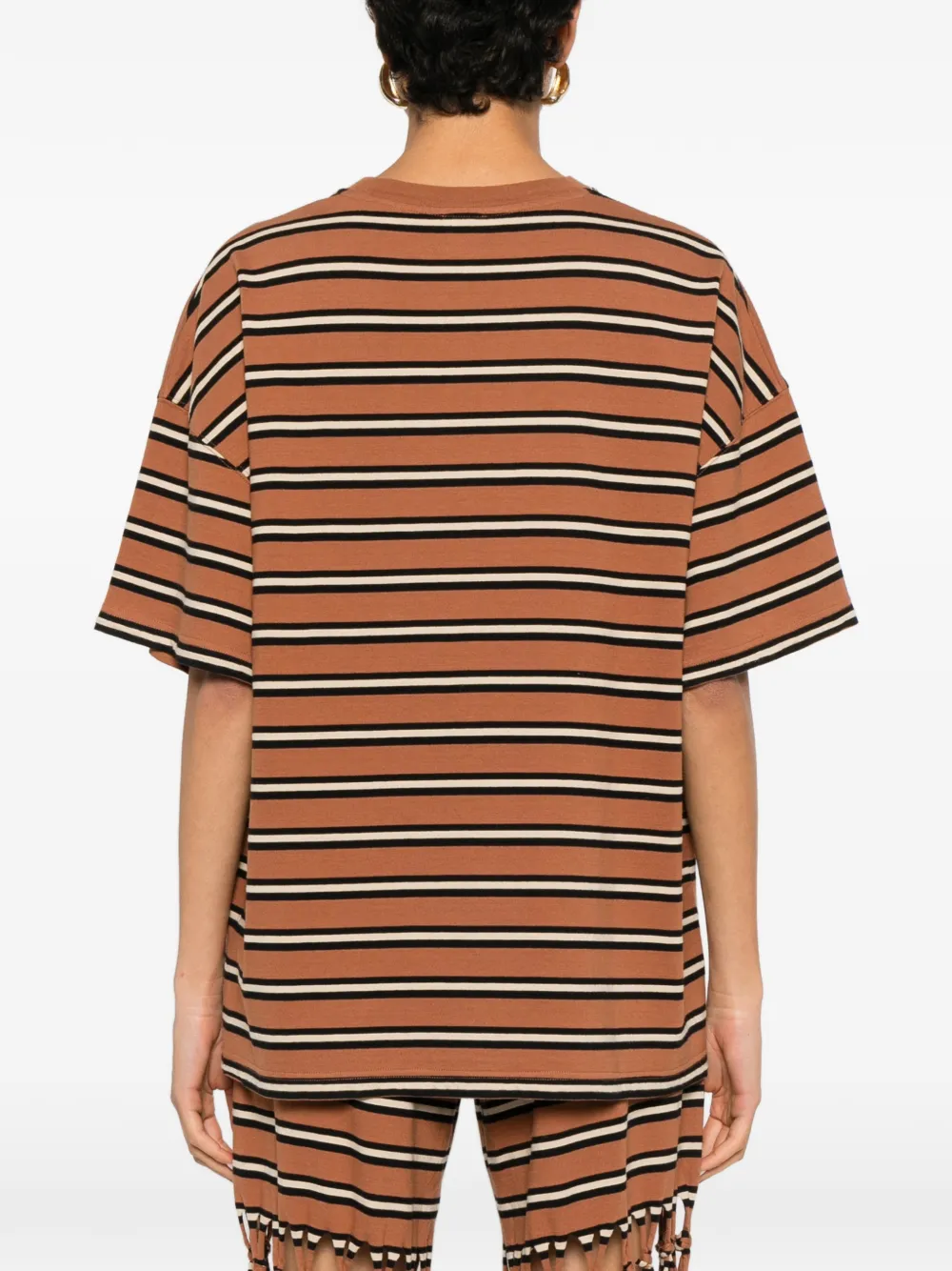 Nanushka Wren gestreept T-shirt met monogrampatch Bruin
