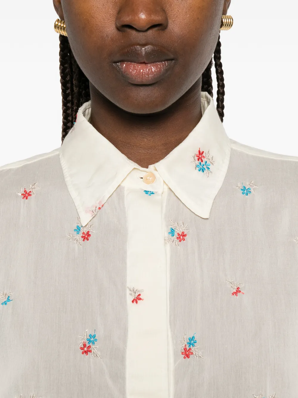 Forte Blouse met geborduurde bloemen en knopen Beige