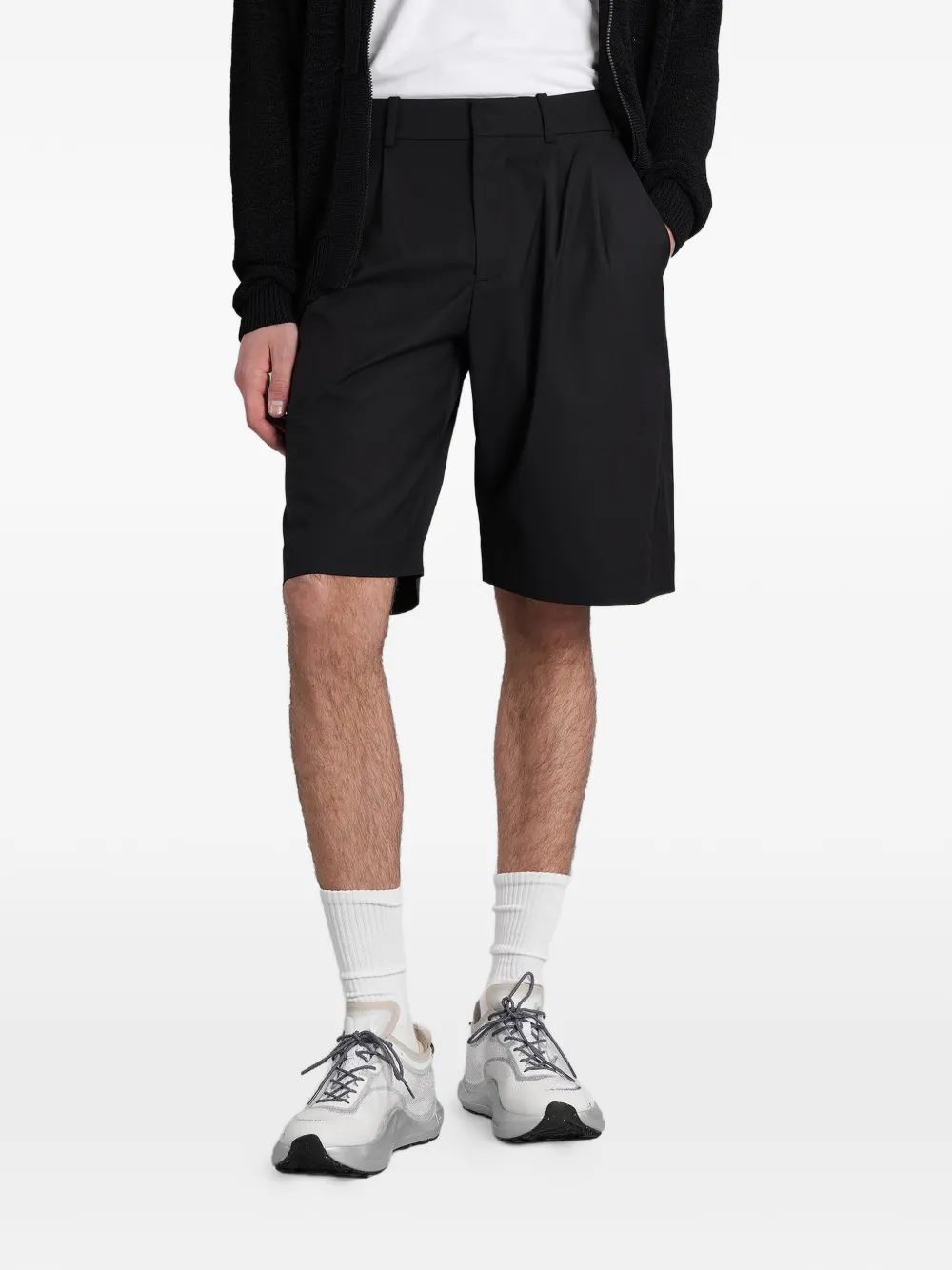_J.L-A.L_ Mitre pleated-detail tailored shorts - Black