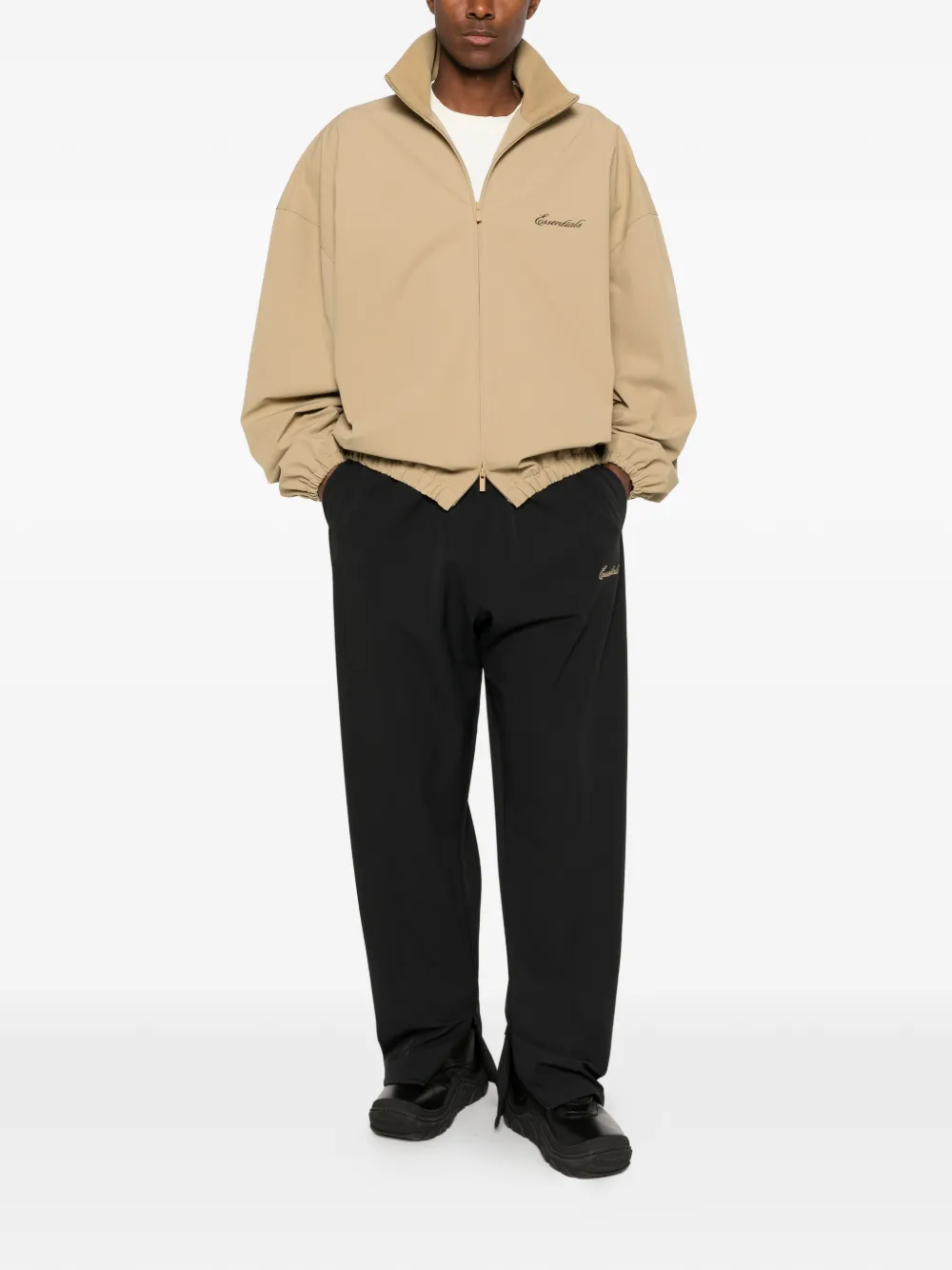 FEAR OF GOD ESSENTIALS Jack met kenmerkend geborduurd logo Beige