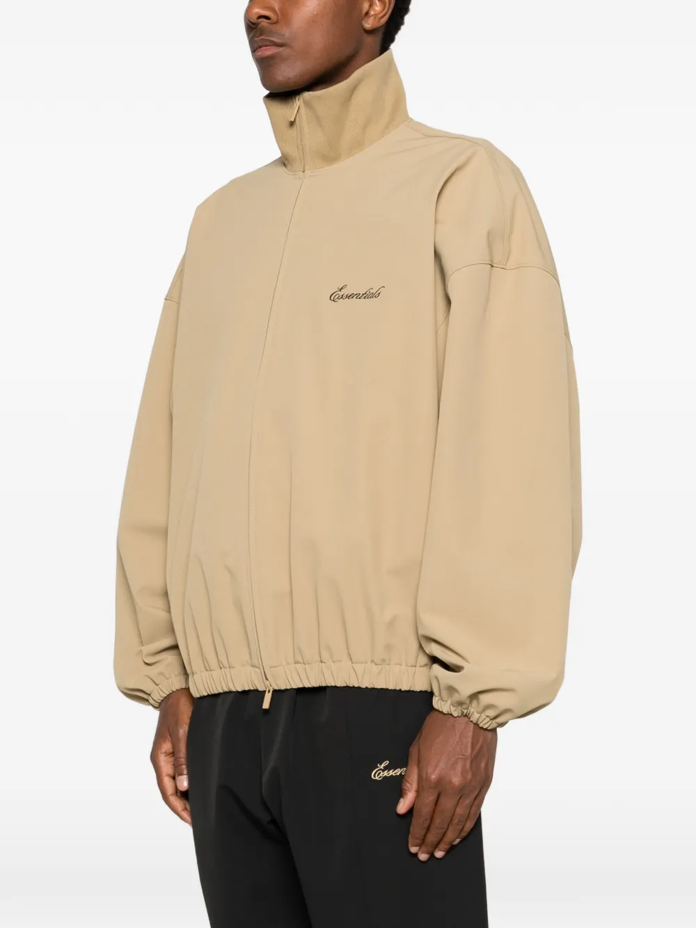 FEAR OF GOD ESSENTIALS Jack met kenmerkend geborduurd logo Beige