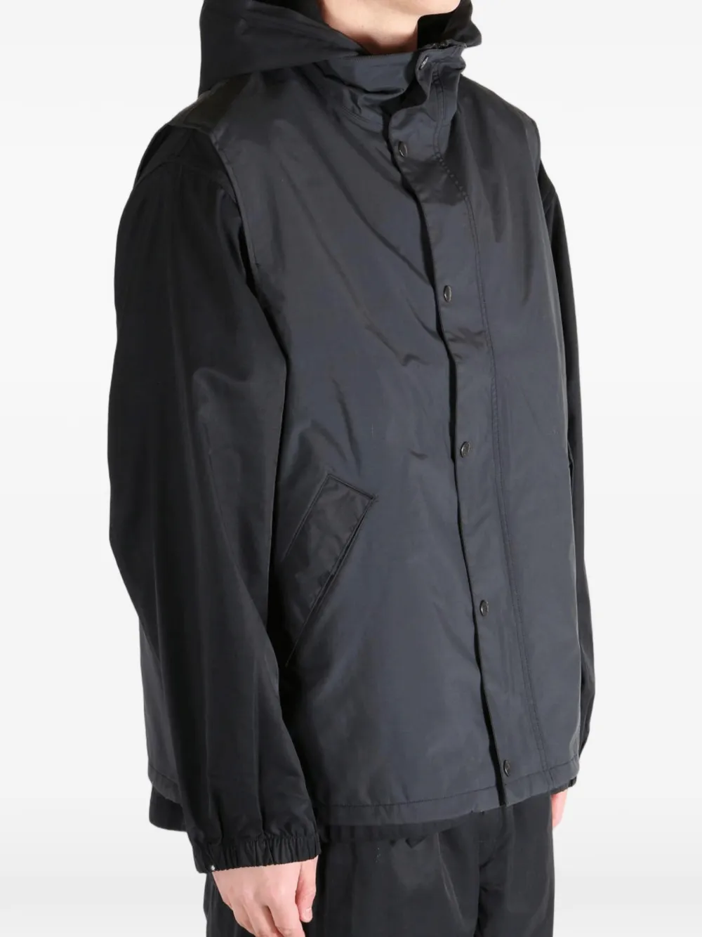 Nanamica Bodywarmer met capuchon en drukknopen Zwart