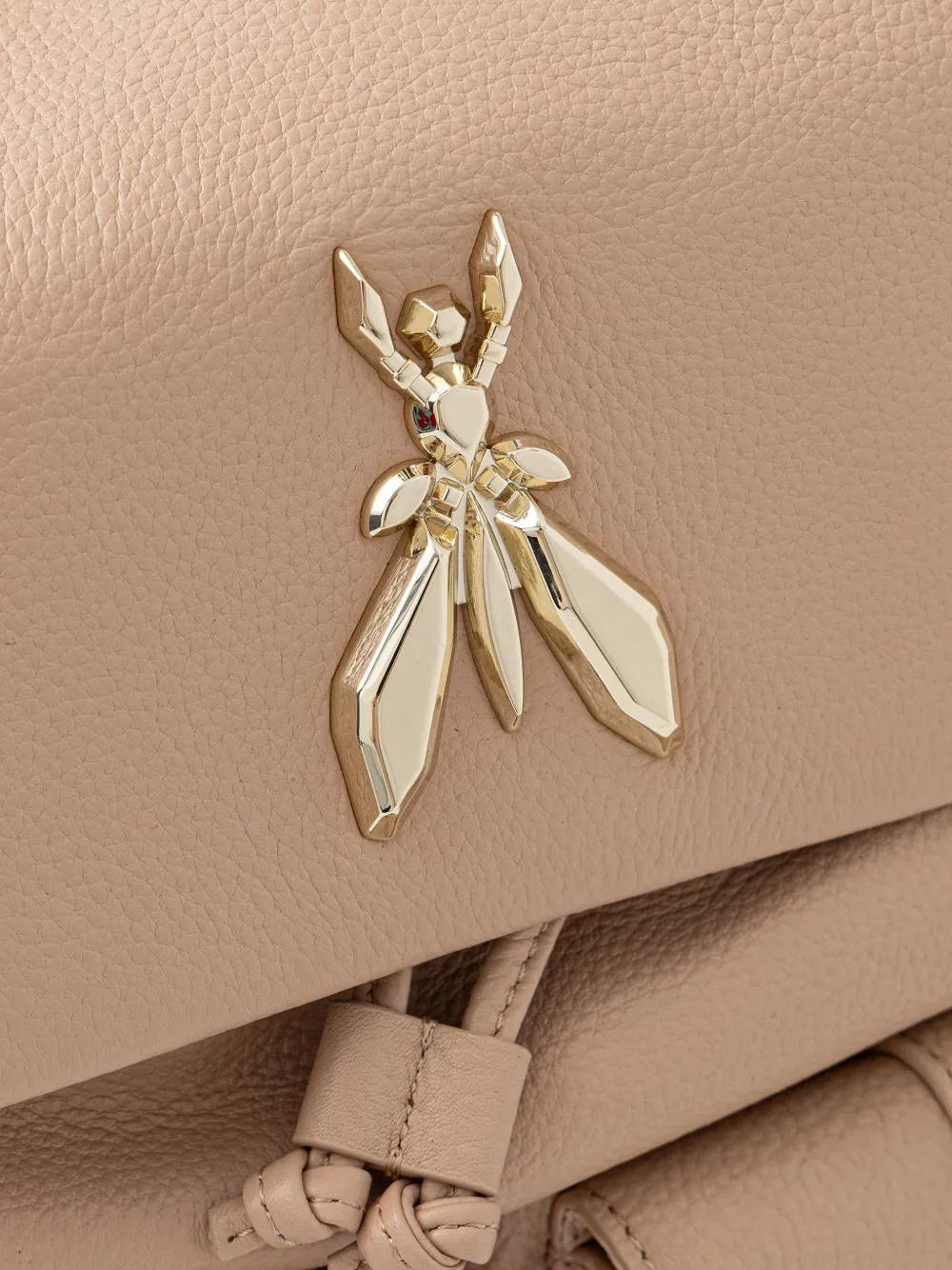 Patrizia Pepe Fly rugzak van bewerkt leer Beige
