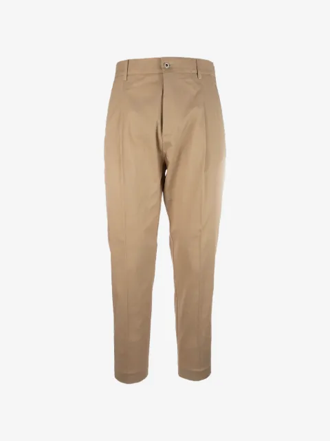 Pence pantalones con pinzas y botones