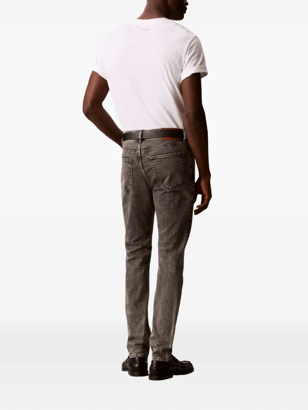 Calvin Klein Jeans met logo-patch en acid-wassing Bruin