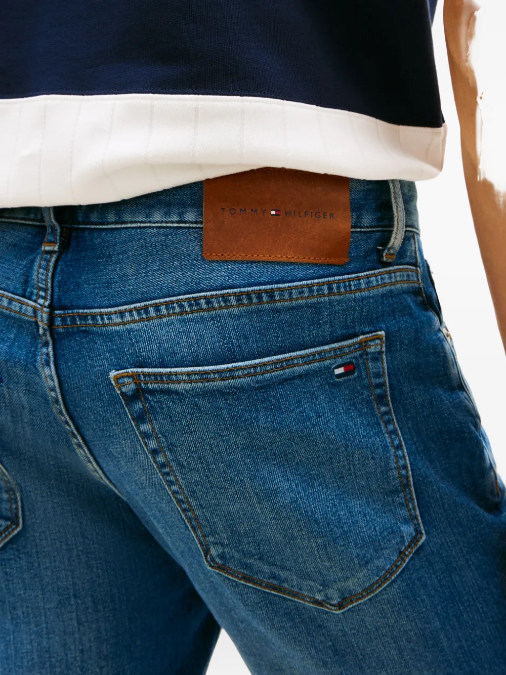 Tommy Hilfiger Denton straight denim shorts met logopatch en vervaagd effect Blauw