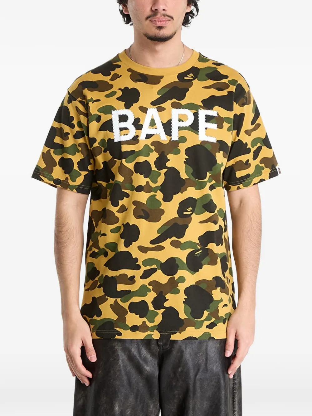 A BATHING APE T-shirt met camouflageprint Geel