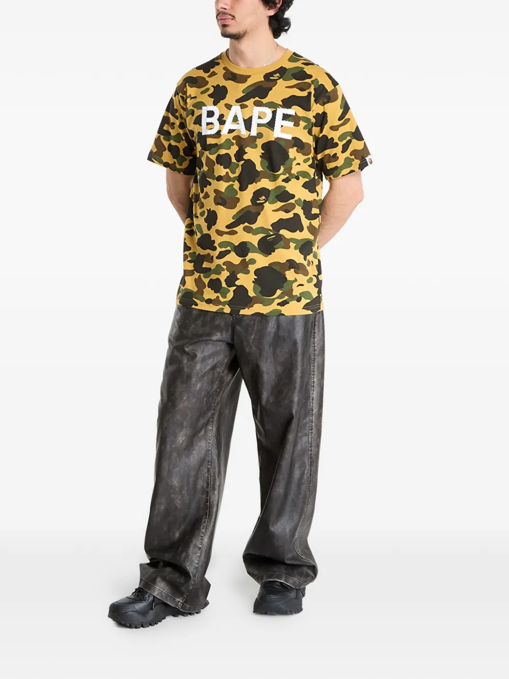 A BATHING APE T-shirt met camouflageprint Geel