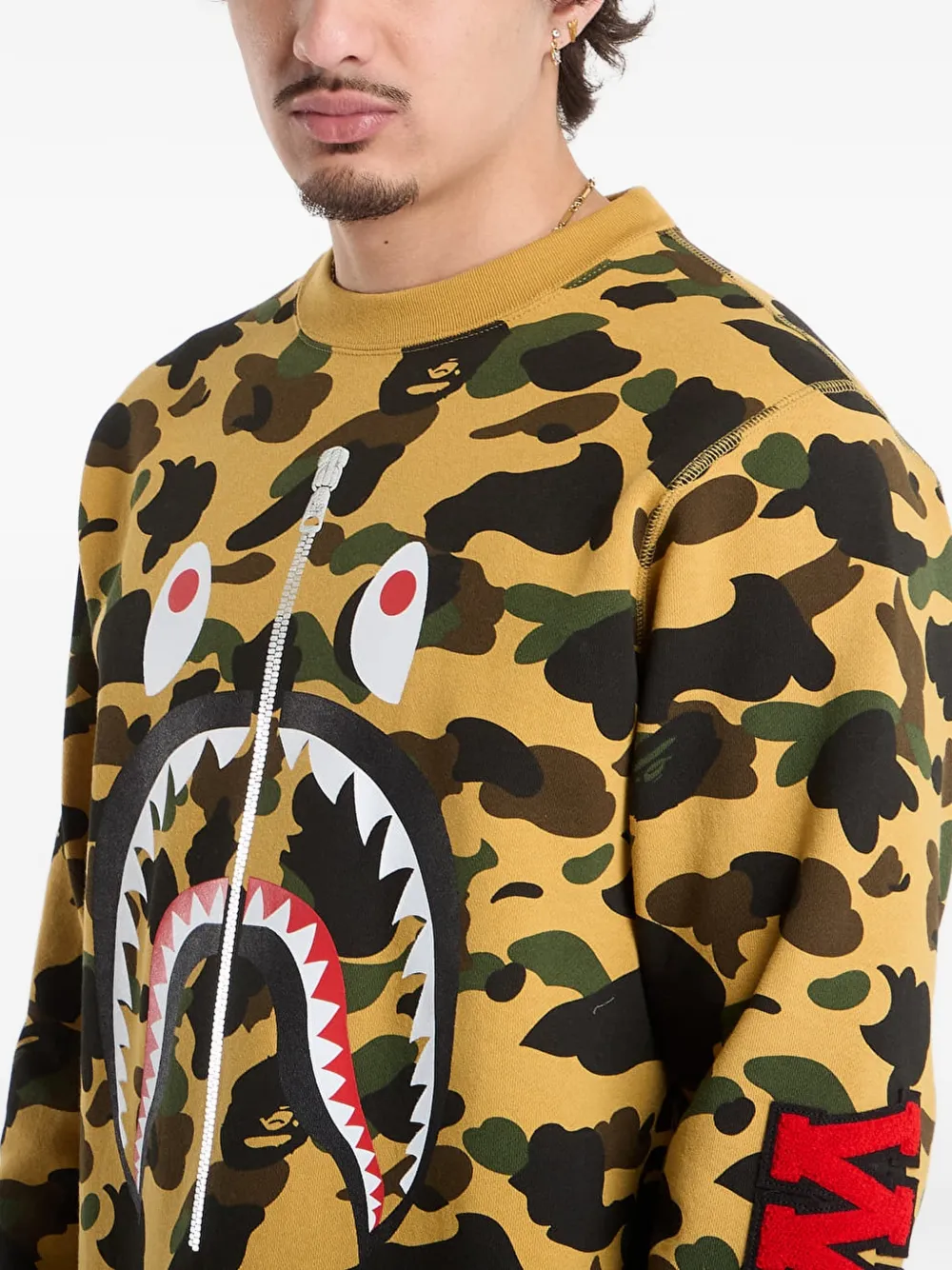 A BATHING APE Sweater met print Geel
