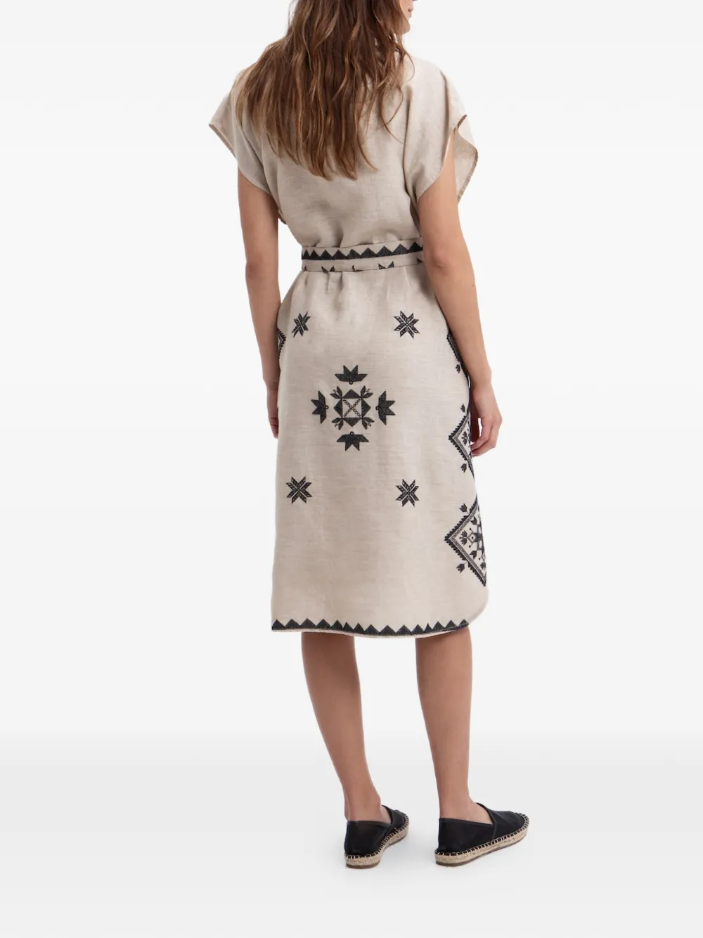 GREEK ARCHAIC KORI Jurk met geometrische print en ceintuur Beige