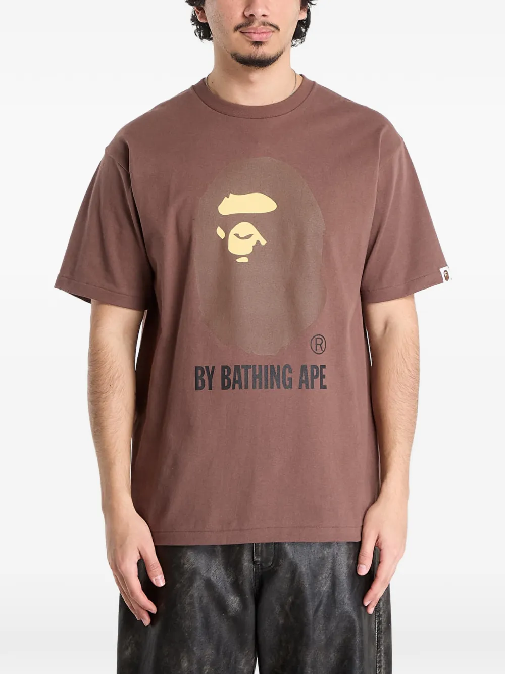A BATHING APE T-shirt met logo Bruin