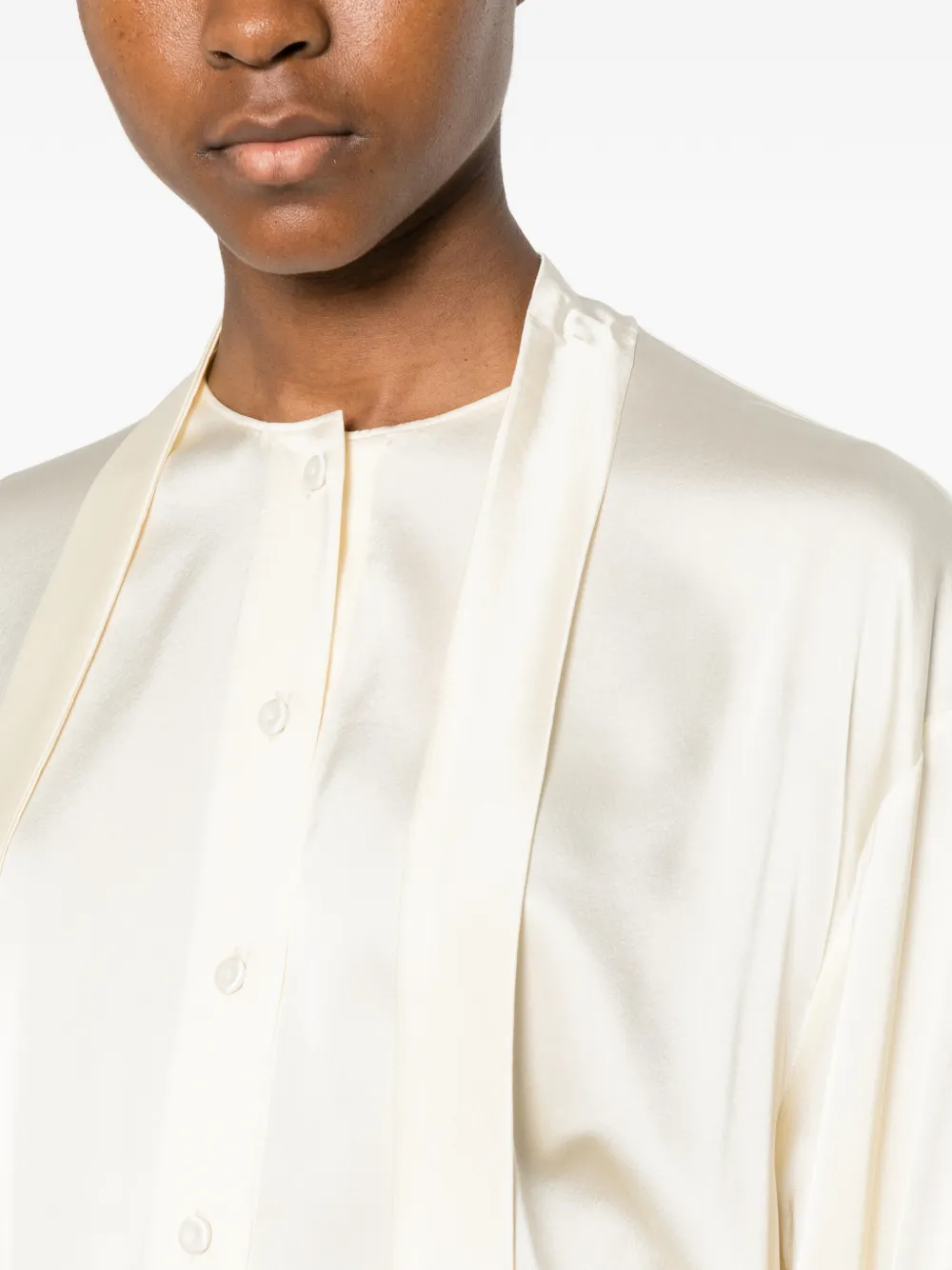 Forte Button-up blouse met gestrikte hals Beige