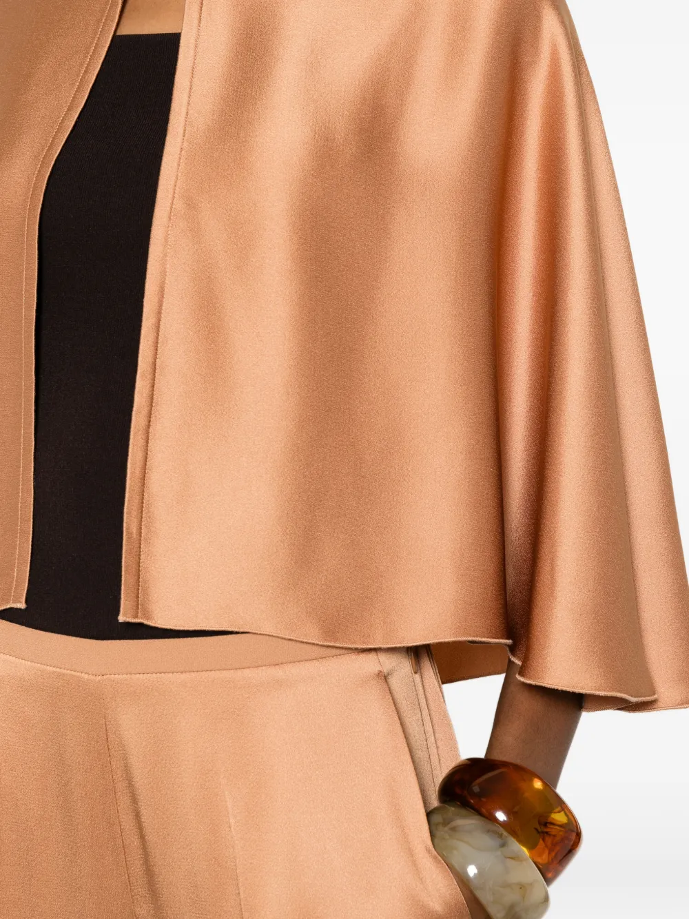 Forte Envers cape met satijnen afwerking Beige