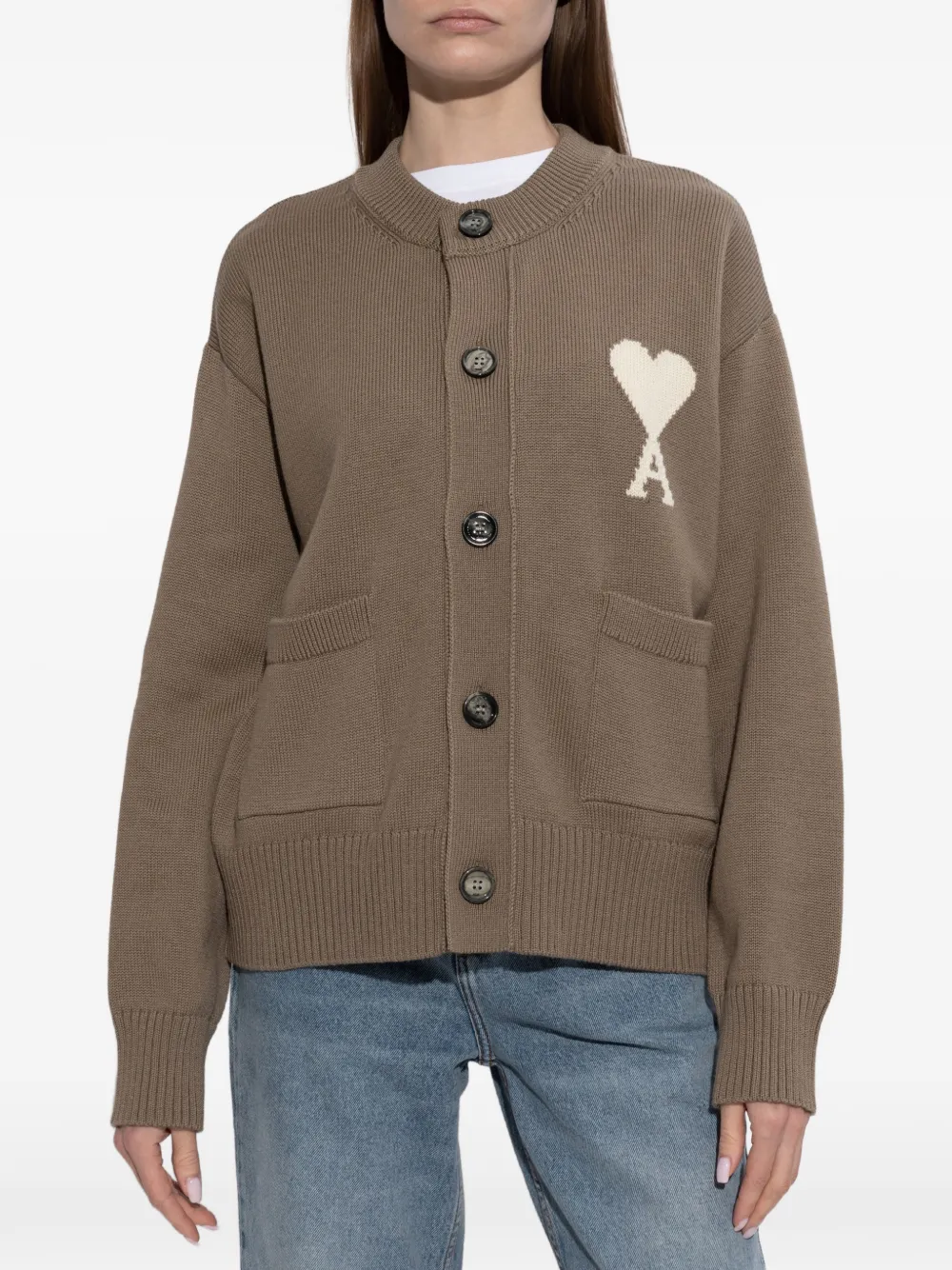 AMI Paris Ami de Coeur vest met logopatch Bruin