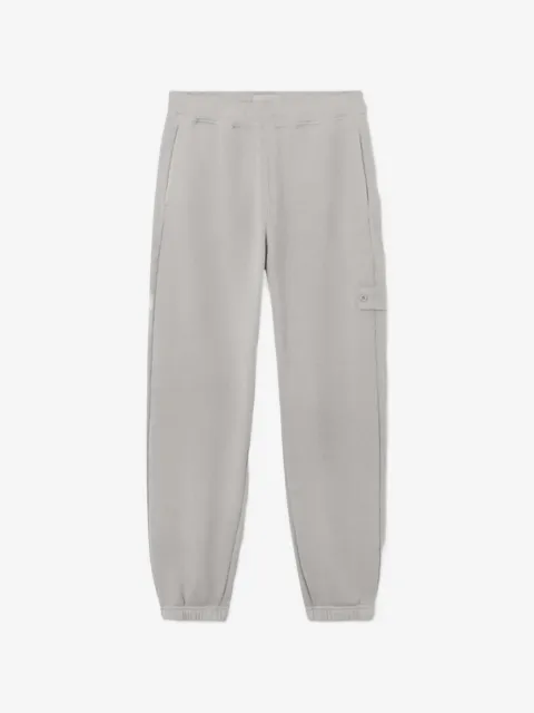 Stone Island pants con parche del logo