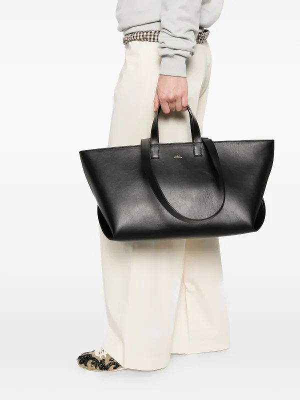 A.P.C. Le Drummer Leather Tote Bag | Black | FARFETCH